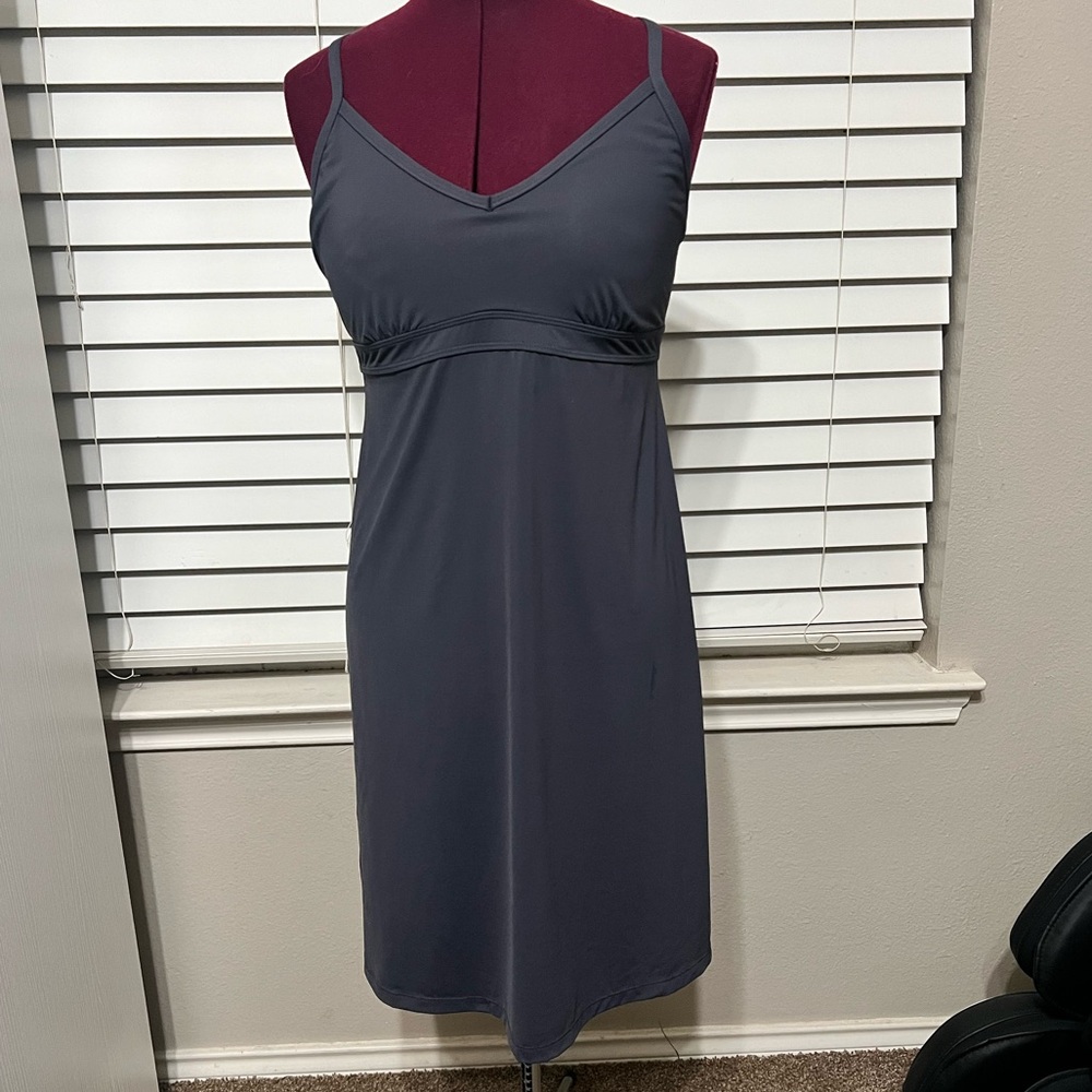 ATHLETA Dress Womens Sz M Coastline Swim Athletic Dress Gray Built In Bra EUC